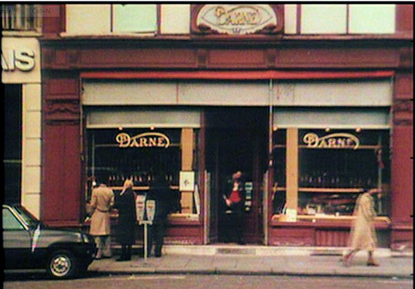 Sid Buys A Gun: Place André Marlraux - Darne Gun Shop / Daber Gallery 